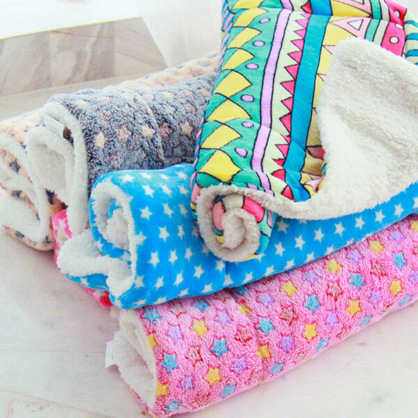 Cozy Cat & Dog Blanket – Multi-Purpose Pet Mat for Comfort